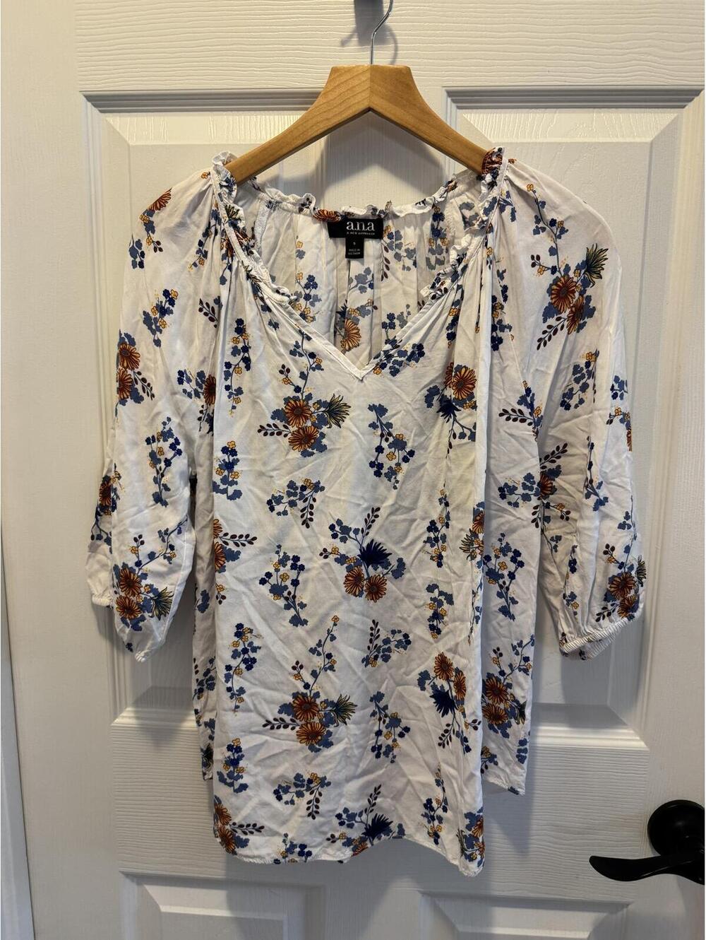 a.n.a Floral Print 3/4 Sleeve Blouse Size Small - Picture 1 of 4